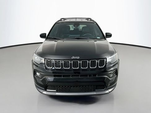 Used 2025 Jeep Compass Latitude w/ Altitude Special Edition AWD/4WD image 2