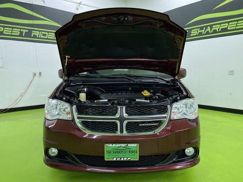Used 2020 Dodge Grand Caravan SXT image 4