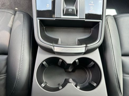 Used 2025 Porsche Macan image 22