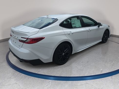 New 2026 Toyota Camry SE FWD image 5
