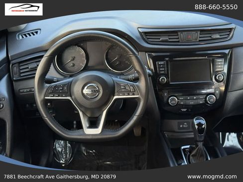 Used 2020 Nissan Rogue SV image 32