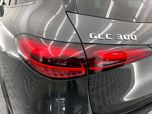 Used 2026 Mercedes-Benz GLC 300 image 27