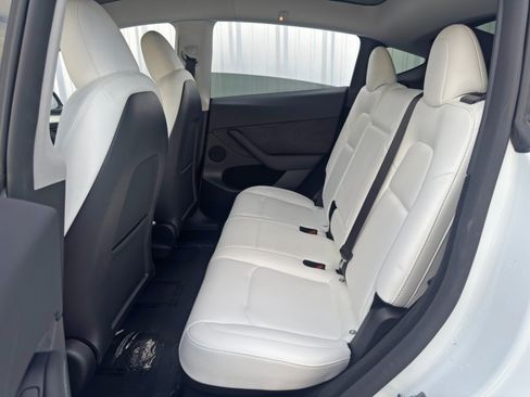 Used 2023 Tesla Model Y Performance image 40