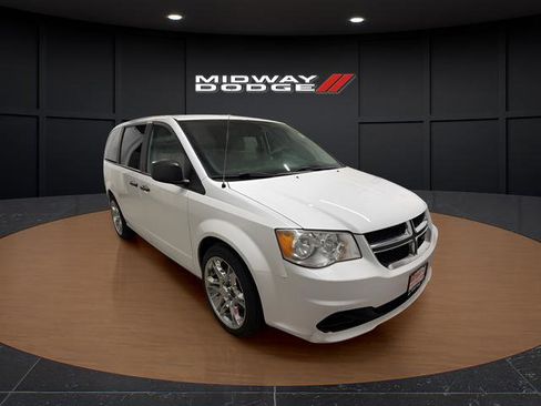 Used 2019 Dodge Grand Caravan SE w/ UConnect Hands-Free Group FWD image 1