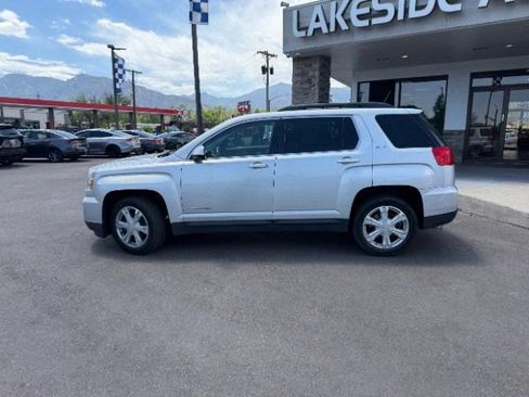Used 2017 GMC Terrain SLE w/ Convenience Package FWD image 5