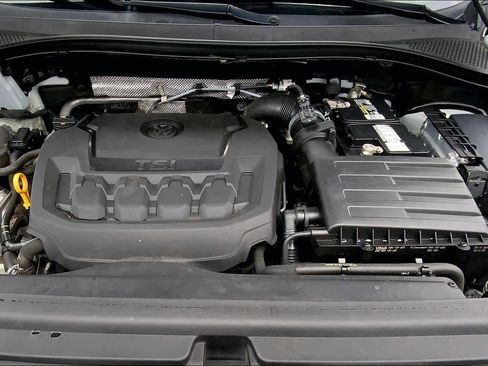 Used 2019 Volkswagen Tiguan SE image 32