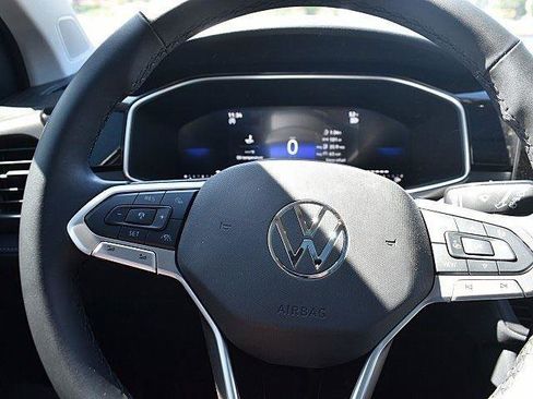 New 2025 Volkswagen Taos SE image 10