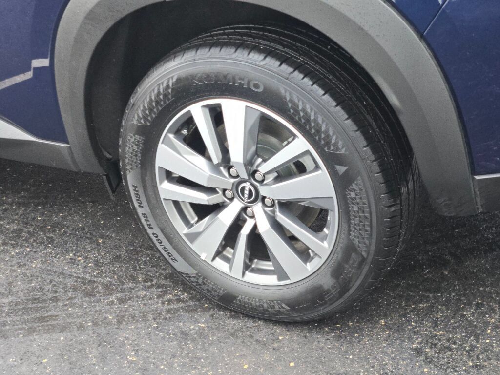 Used 2025 Nissan Pathfinder SL AWD/4WD image 15