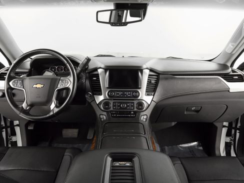 Used 2020 Chevrolet Suburban Premier image 12