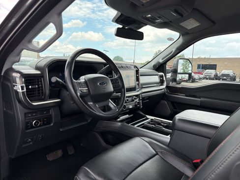 Used 2023 Ford F250 Lariat w/ Sport Appearance Package AWD/4WD image 10