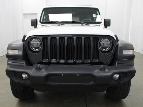 Used 2020 Jeep Wrangler Unlimited Willys image 2
