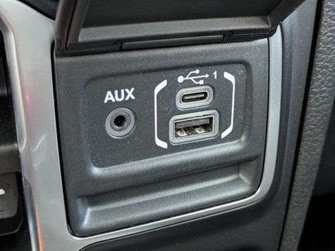 Certified 2025 Jeep Gladiator Sport AWD/4WD image 22