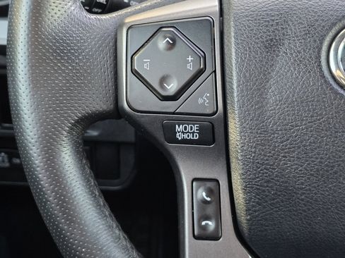 Used 2018 Toyota Tacoma TRD Sport w/ Technology Package AWD/4WD image 14