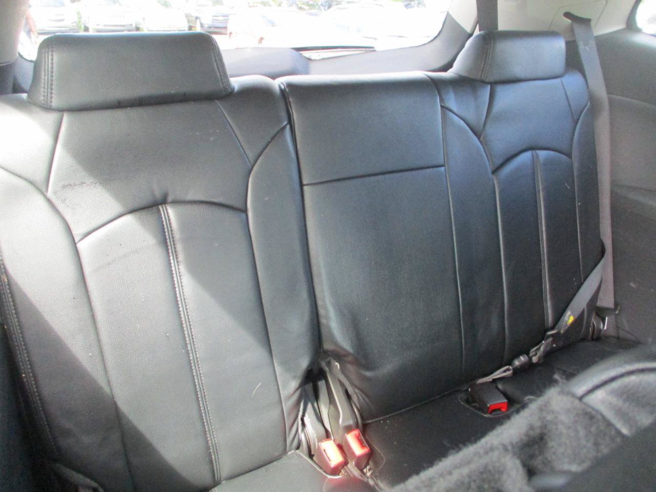 Used 2016 Chevrolet Traverse LT FWD image 9