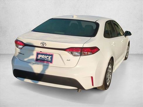 Used 2022 Toyota Corolla LE FWD image 5