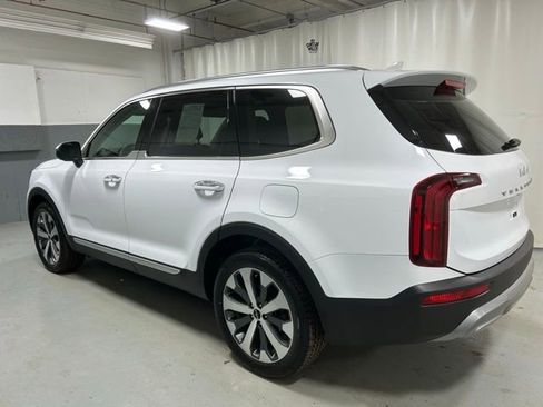 Used 2022 Kia Telluride S image 2