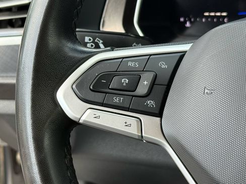 Used 2024 Volkswagen Jetta SE FWD image 17