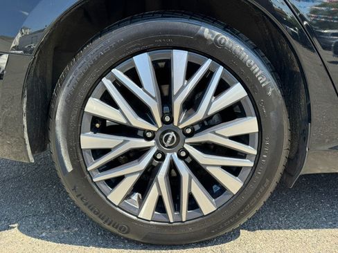 Used 2024 Nissan Altima 2.5 SV FWD image 33