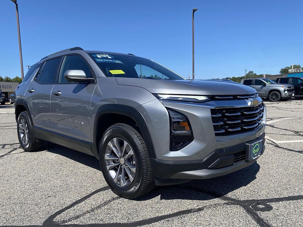 Certified 2025 Chevrolet Equinox LT w/ Convenience Package II AWD/4WD image 3