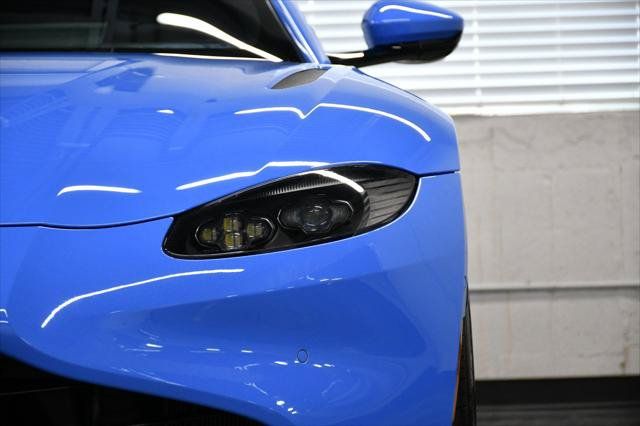 Used 2021 Aston Martin V8 Vantage Roadster RWD image 27