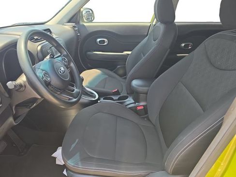 Used 2015 Kia Soul FWD image 11