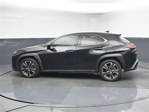 Used 2019 Lexus UX 200 image 5
