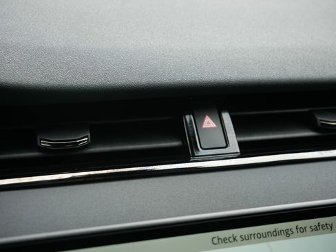 Used 2025 Land Rover Range Rover Evoque S image 33