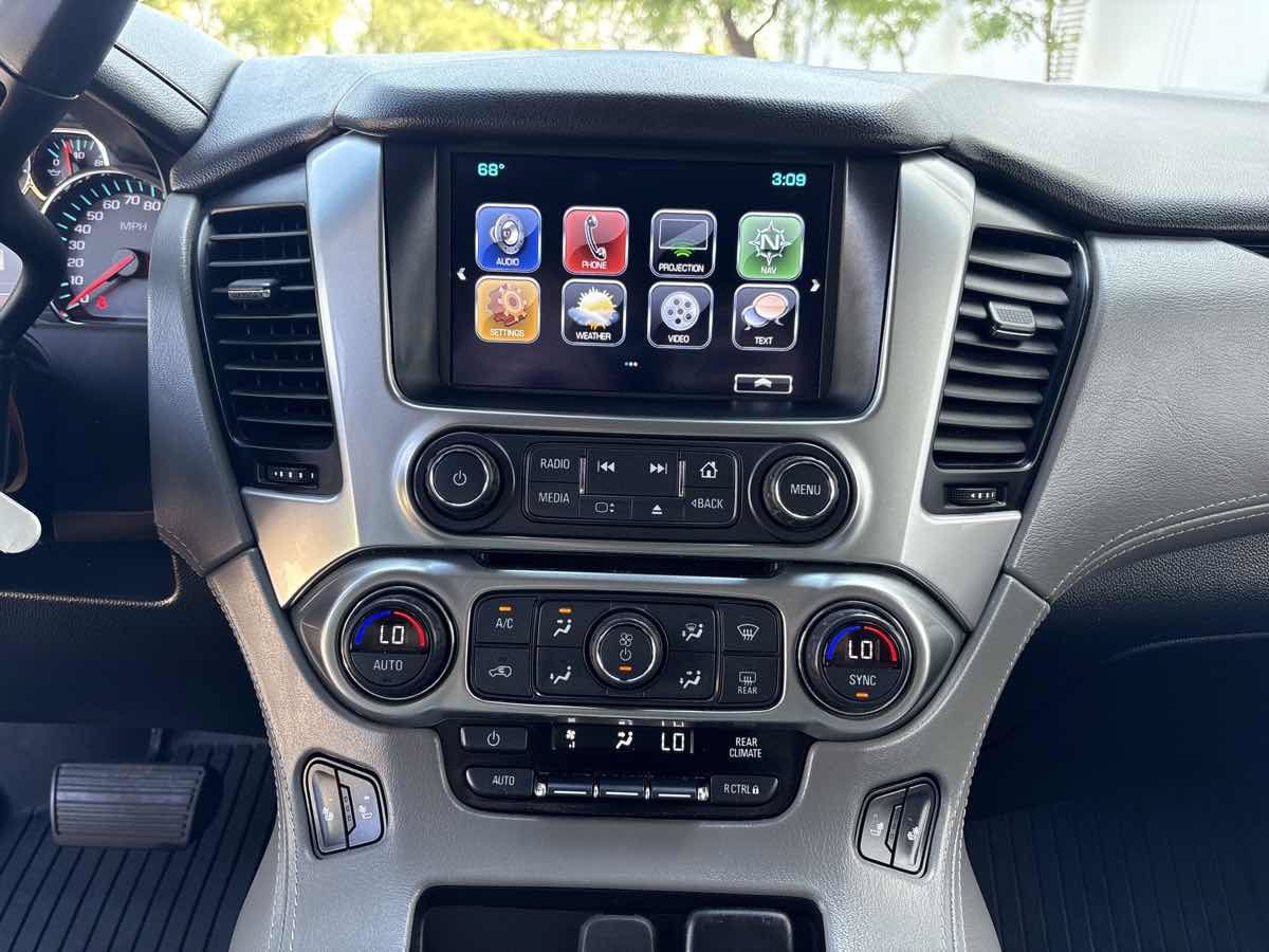 Used 2019 Chevrolet Suburban LT AWD/4WD image 26