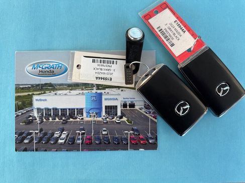 Used 2023 MAZDA MAZDA3 s image 3