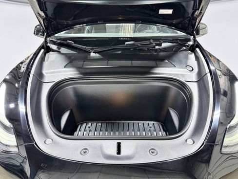 Used 2022 Tesla Model Y Performance image 23