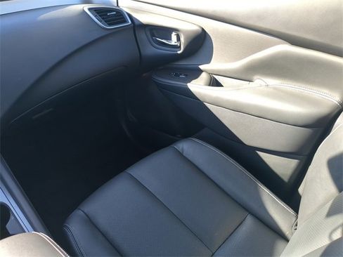 Used 2022 Nissan Murano SL w/ SL Moonroof Package image 19