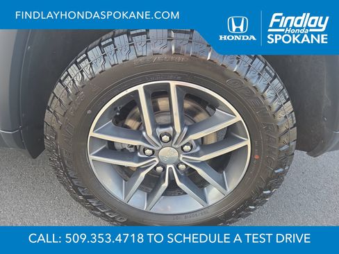 Used 2017 Jeep Grand Cherokee Limited w/ Luxury Group II AWD/4WD image 14