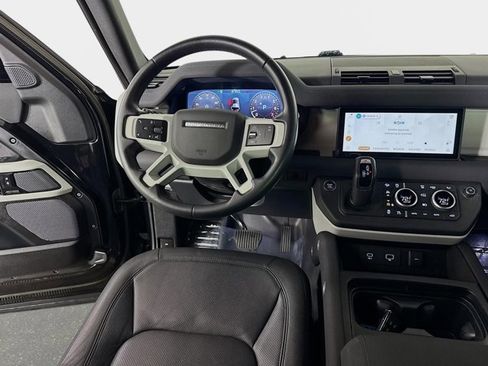 Used 2023 Land Rover Defender 110 SE image 25