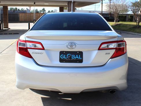 Used 2012 Toyota Camry SE image 6