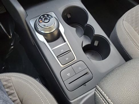 Used 2020 Ford Escape SE image 21
