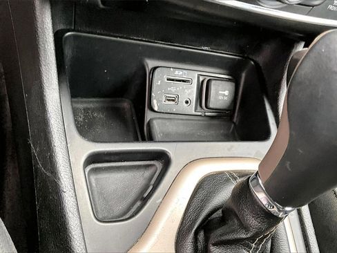 Used 2018 Jeep Cherokee Limited image 34