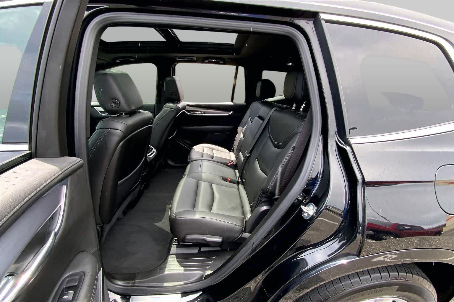 Used 2024 Cadillac XT6 Luxury FWD image 21