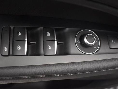 Used 2024 Alfa Romeo Stelvio Ti w/ Performance Driving Package AWD/4WD image 21
