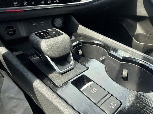 Used 2024 Nissan Rogue SV FWD image 26