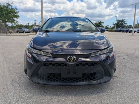 Used 2021 Toyota Corolla LE FWD image 3