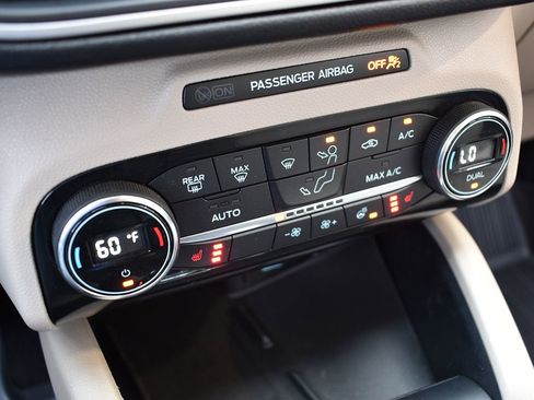 Used 2021 Ford Escape SEL w/ Technology Package FWD image 7