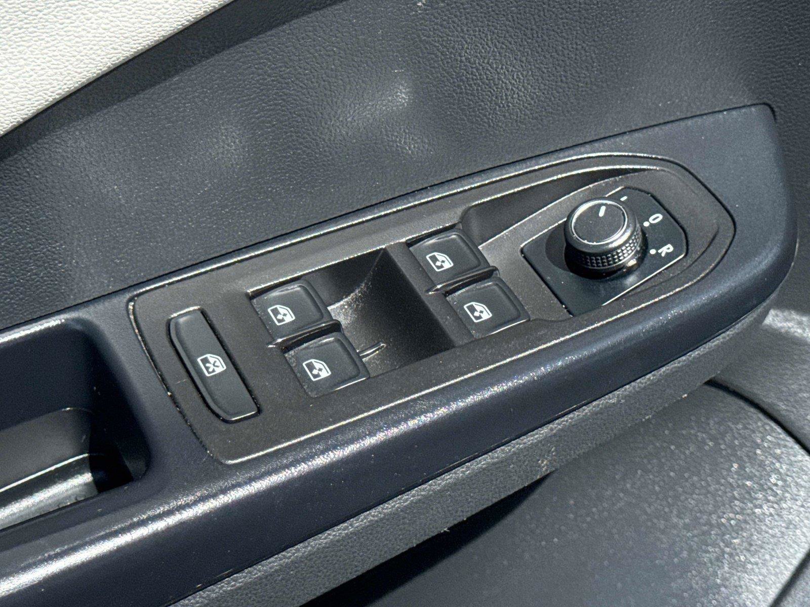 Used 2025 Volkswagen Taos S FWD image 17
