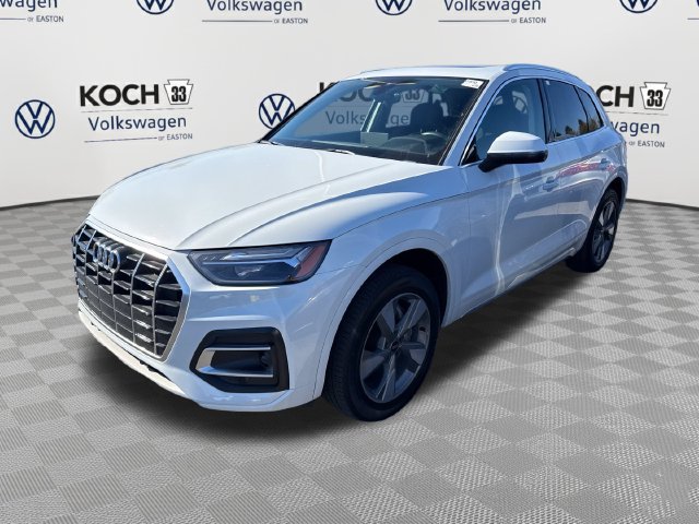 Used 2024 Audi Q5 2.0T Premium w/ Convenience Package AWD/4WD image 3