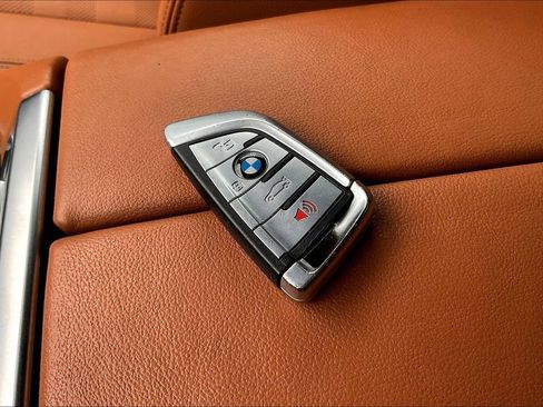 Used 2021 BMW X7 xDrive40i w/ M Sport Package AWD/4WD image 33