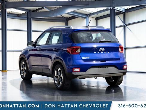 Used 2025 Hyundai Venue SEL FWD image 23