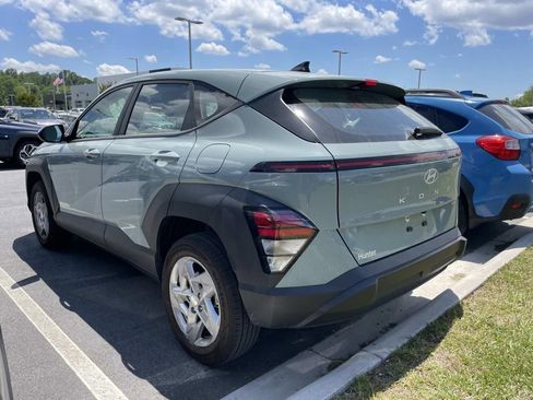 Used 2025 Hyundai Kona SE AWD/4WD image 3