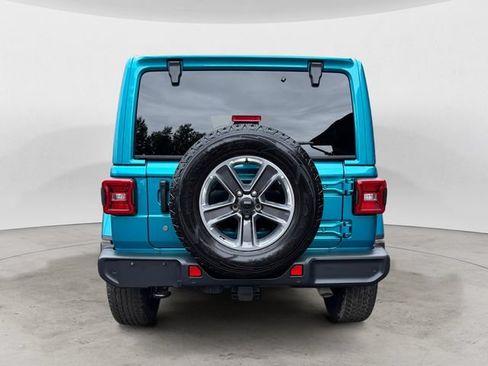 Used 2020 Jeep Wrangler Unlimited Sahara w/ Uconnect 4C Nav & Sound Group AWD/4WD image 4