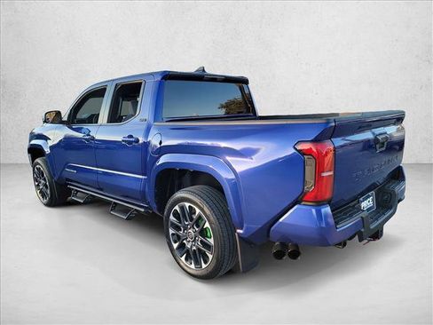 Used 2025 Toyota Tacoma SR5 image 7