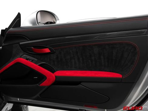 Used 2019 Porsche 911 GT2 RS RWD image 32
