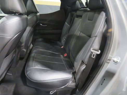 Used 2022 Hyundai Santa Cruz Limited AWD/4WD image 9